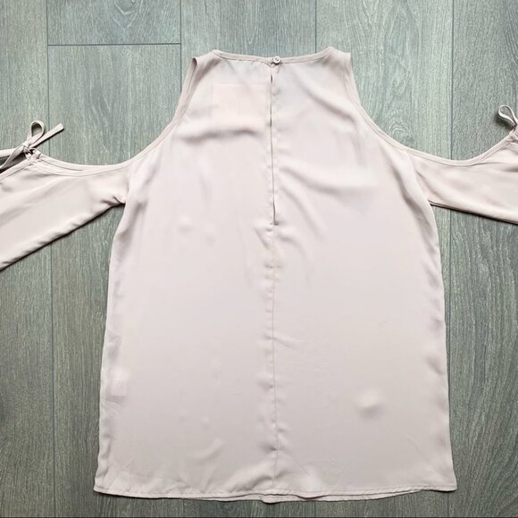 Revolve L'Academie Cold Shoulder Tie Long Sleeve Blouse Taupe Pink Size Small - Picture 11 of 16